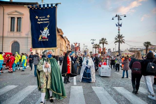 Le maschere di Novara per la prima volta al Carnevale di Viareggio