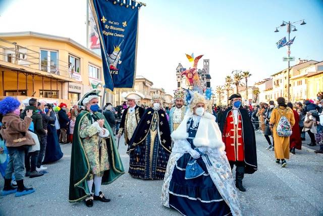 Le maschere di Novara per la prima volta al Carnevale di Viareggio