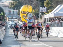 Trofeo Binda 2022: le immagini dell'arrivo e della premiazione di Elisa Balsamo 