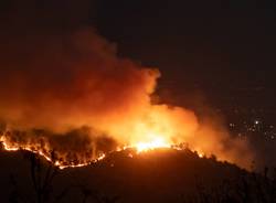Angera - L'incendio di San Quirico (foto di Davide Saporiti)