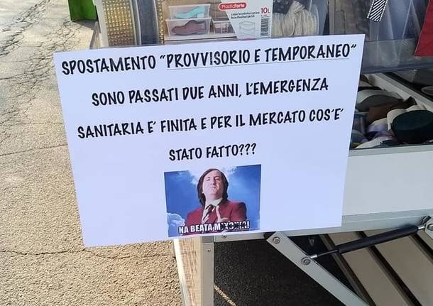 La protesta al mercato di Sesto Calende
