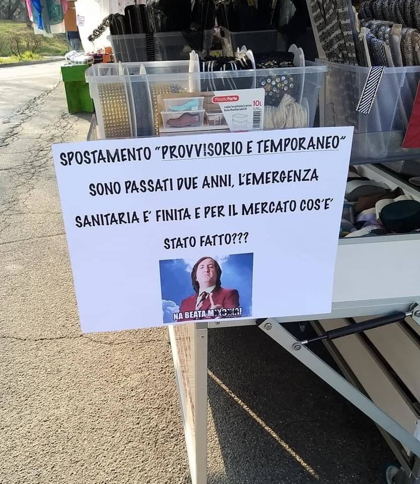 Protesta  al mercato di Sesto Calende