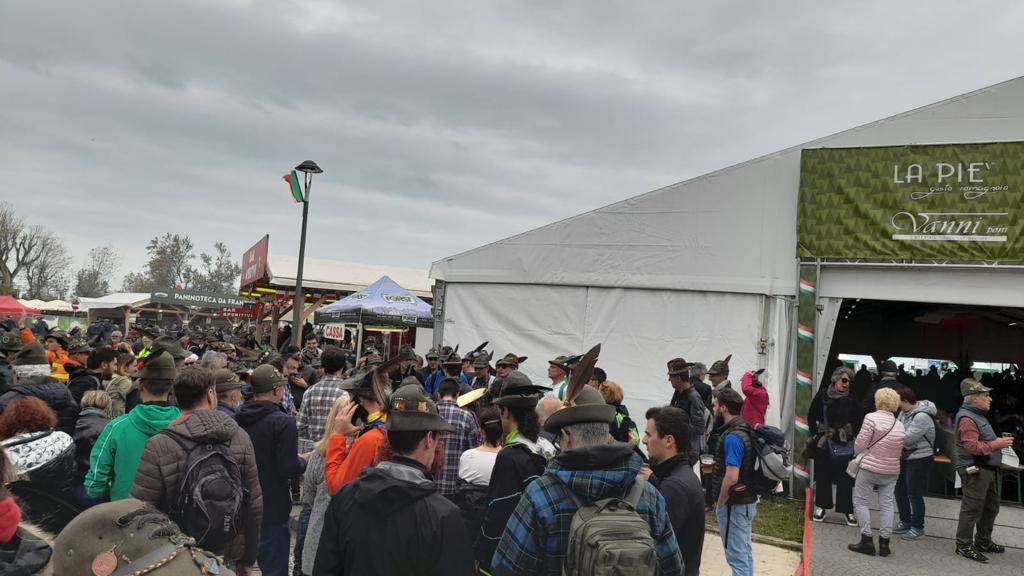 Alpini varesini in trasferta a Rimini per l'Adunata Nazionale numero 93