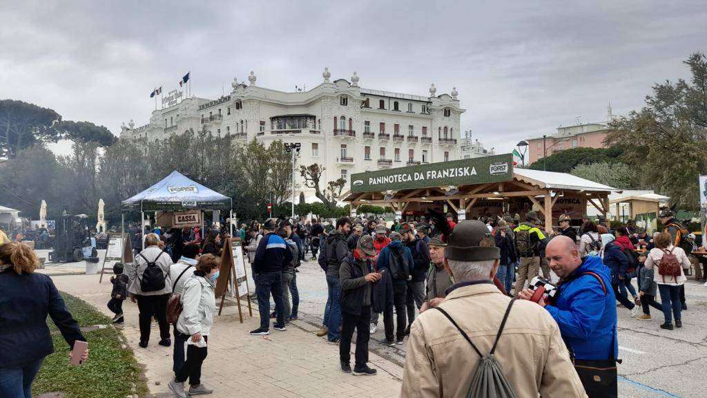 Alpini varesini in trasferta a Rimini per l'Adunata Nazionale numero 93
