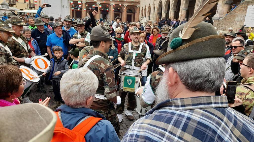 Alpini varesini in trasferta a Rimini per l'Adunata Nazionale numero 93