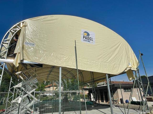 La nascita dei nuovi campi di \"Laveno Padel\"