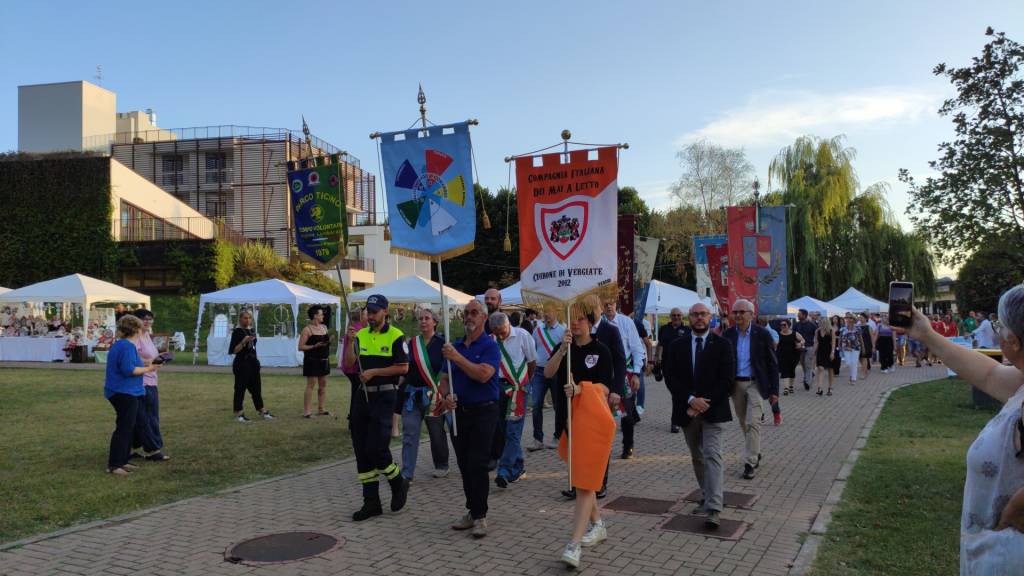 L'inaugurazione del Palio del Lago di Comabbio