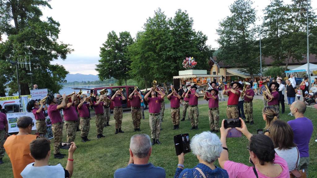 L'inaugurazione del Palio del Lago di Comabbio