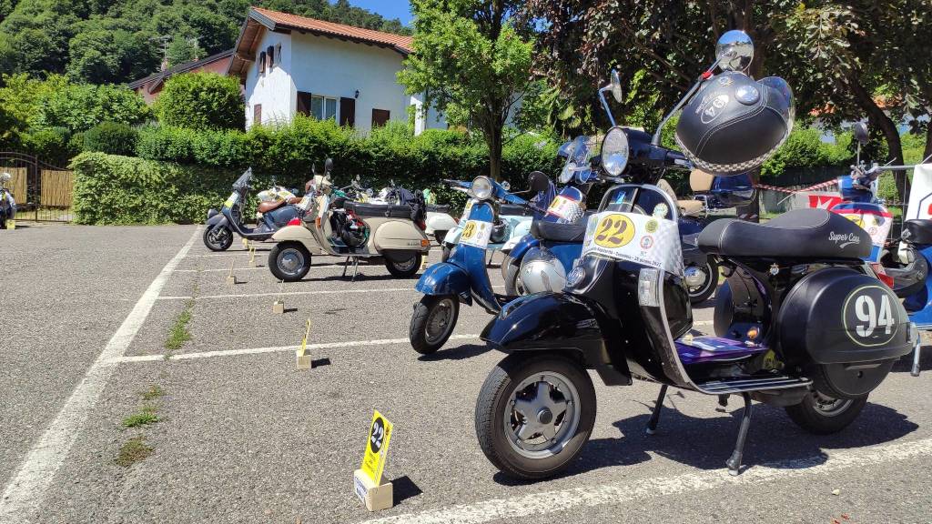 Le Vespe del Trofeo dei laghi a Comabbio