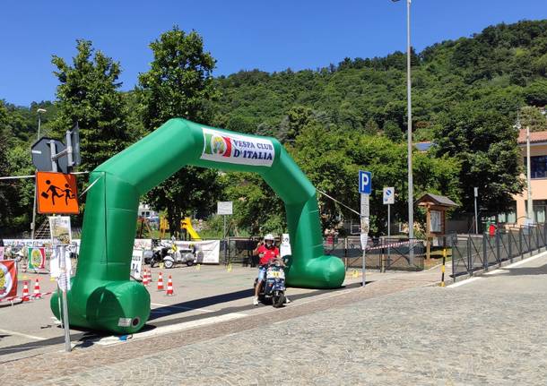 Le Vespe del Trofeo dei laghi a Comabbio