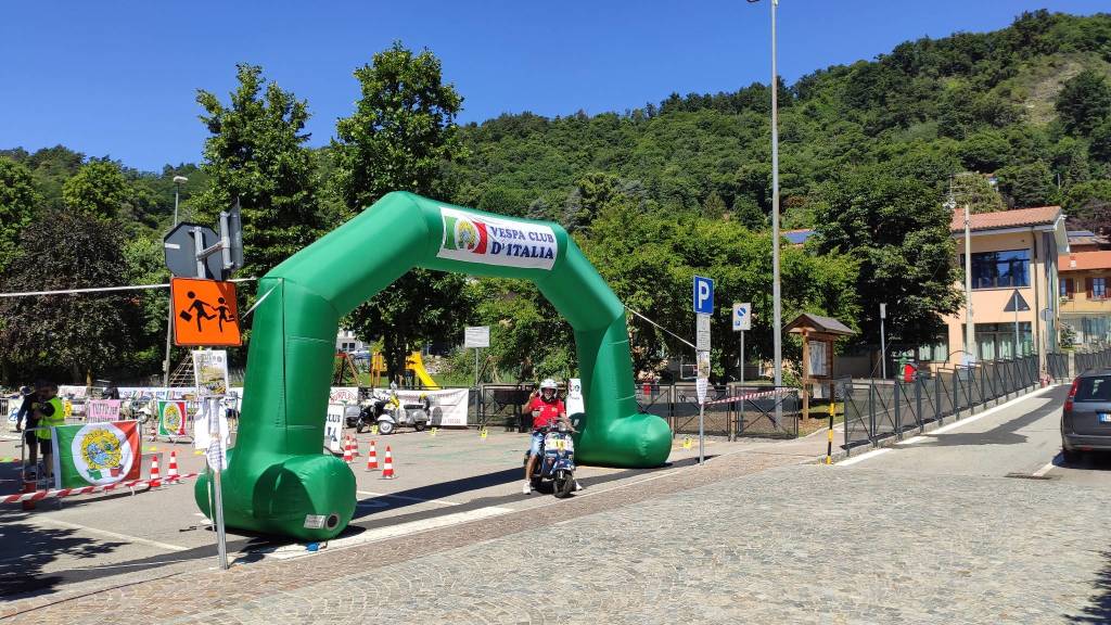 Le Vespe del Trofeo dei laghi a Comabbio