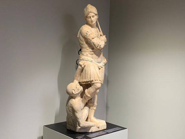 La statua del Duomo di Milano \"adottata\" dalla Techbau di Castelletto Ticino