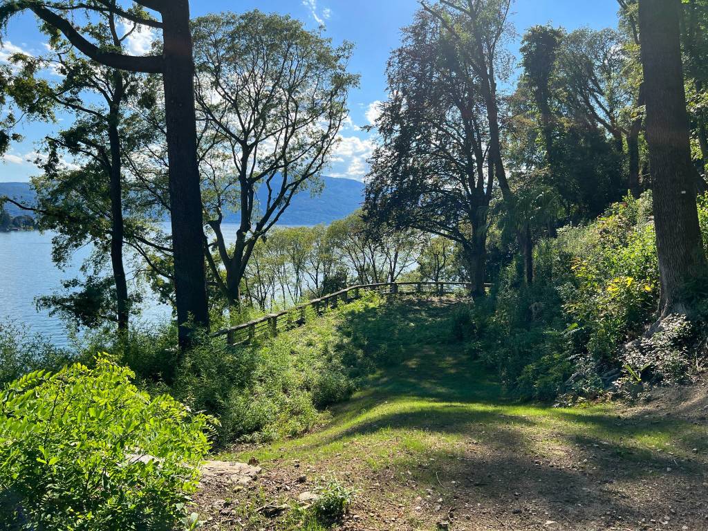 Il parco delle Torrazze e la passeggiata Romanini di laveno mombello 