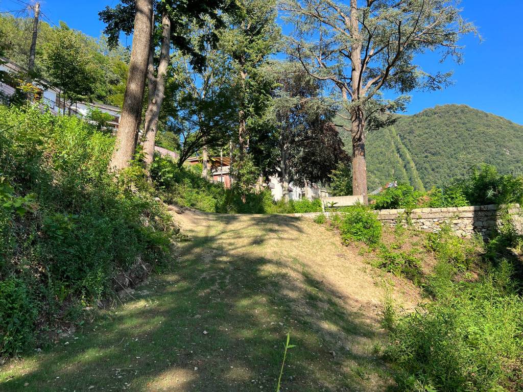 Il parco delle Torrazze e la passeggiata Romanini di laveno mombello 