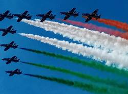 Le Frecce Tricolori fanno sognare il Lago Maggiore