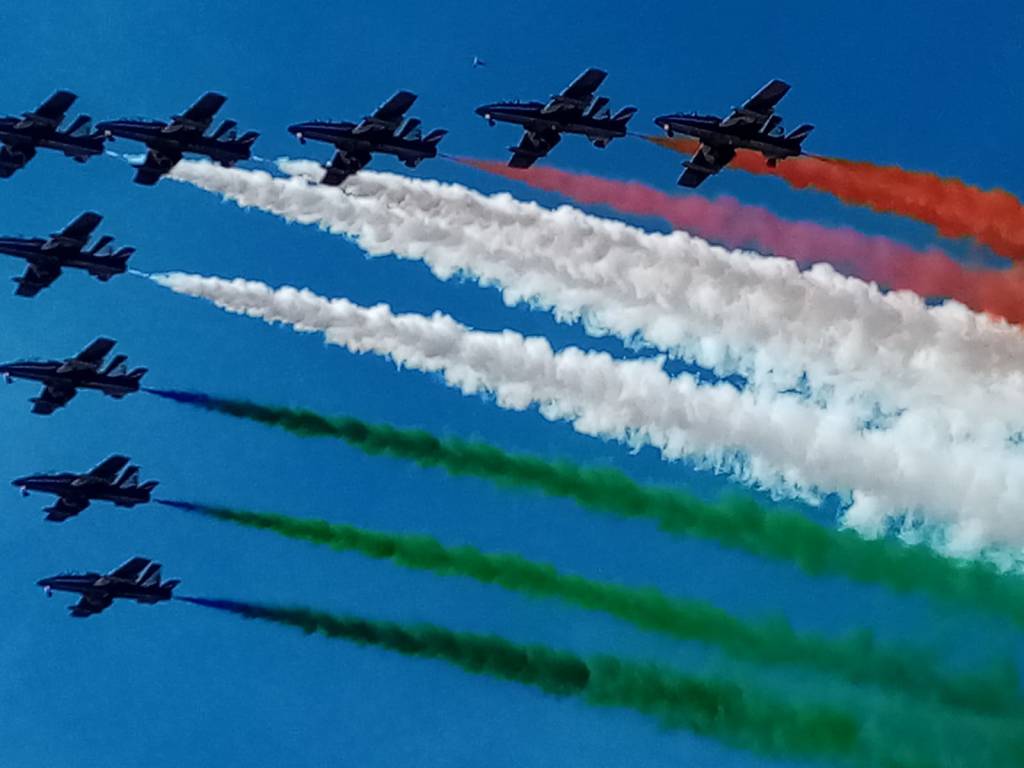 Le Frecce Tricolori fanno sognare il Lago Maggiore
