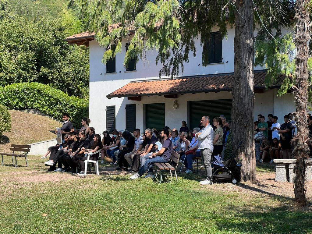 Sangiano saluta Ahmad, il 15enne annegato nel Lago Maggiore