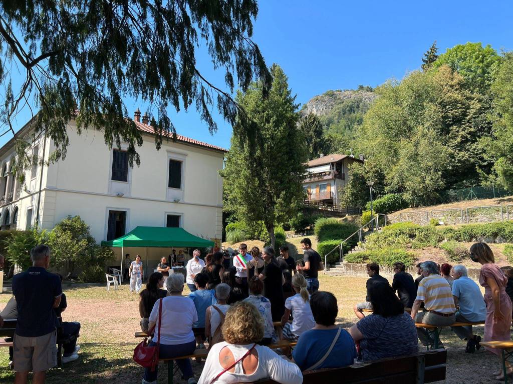 Sangiano saluta Ahmad, il 15enne annegato nel Lago Maggiore