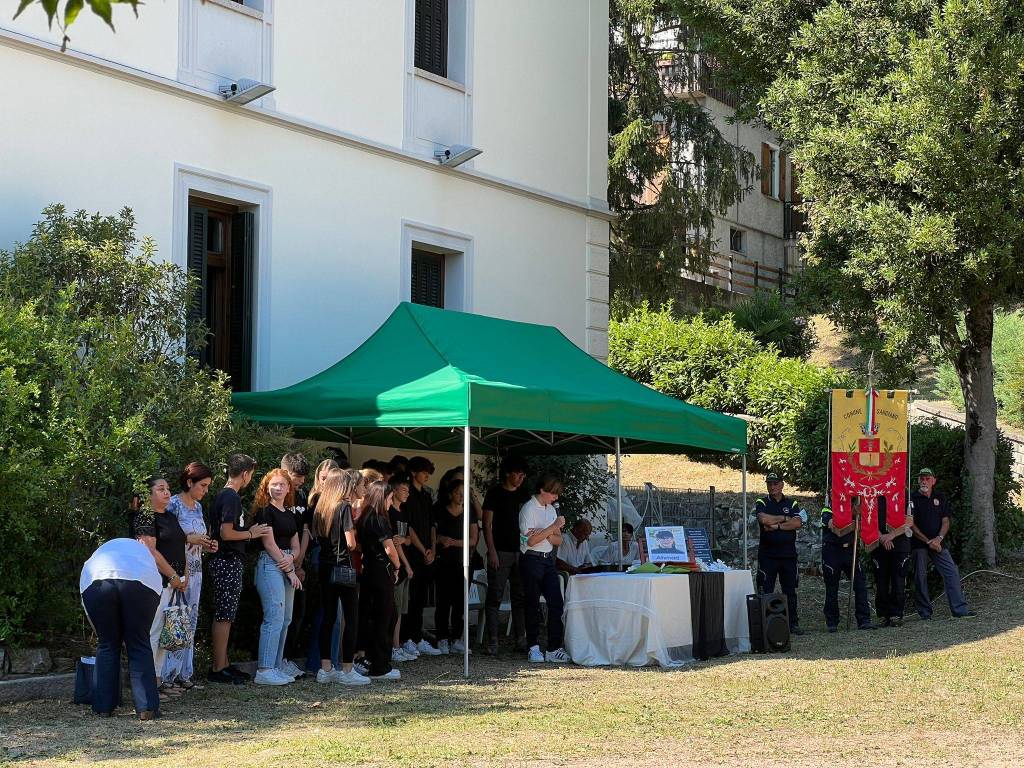 Sangiano saluta Ahmad, il 15enne annegato nel Lago Maggiore