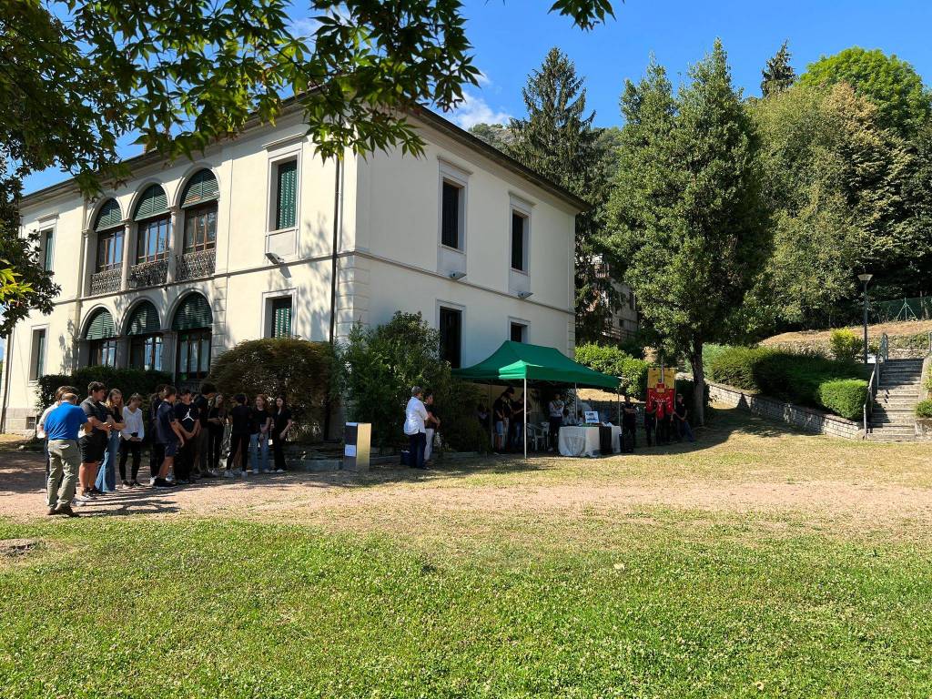 Sangiano saluta Ahmad, il 15enne annegato nel Lago Maggiore