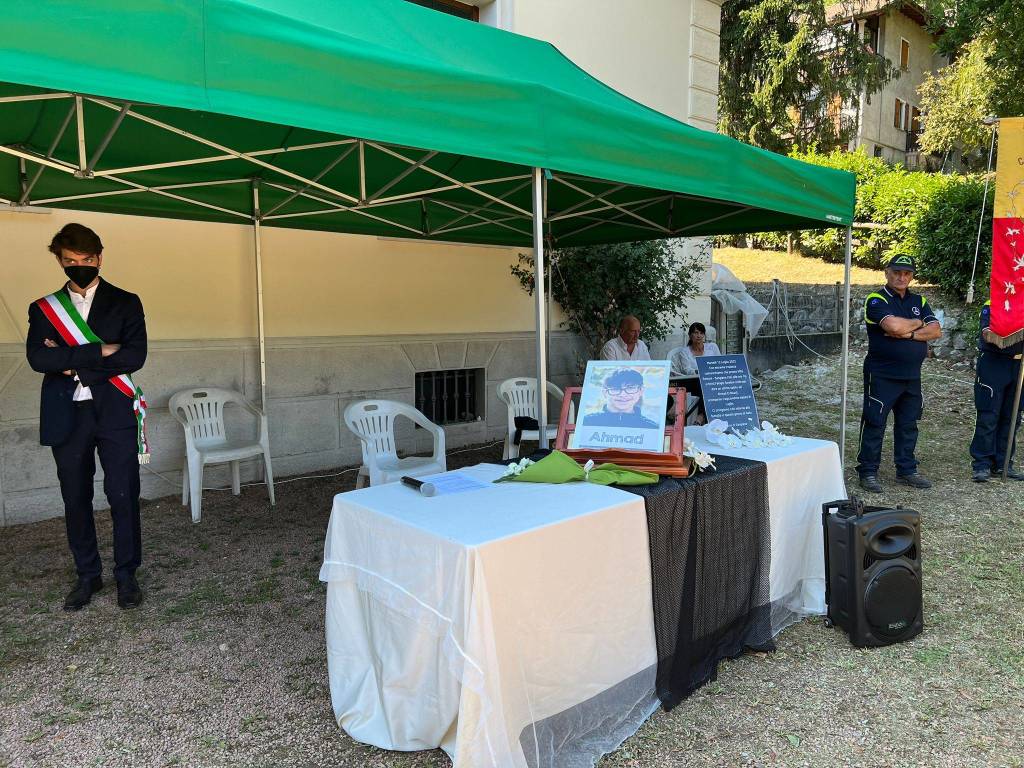 Sangiano saluta Ahmad, il 15enne annegato nel Lago Maggiore