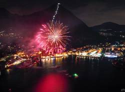 Fuochi d'artificio laveno - ph. Roberto Vanola