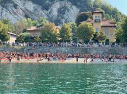 La traversata Arona – Angera saluta