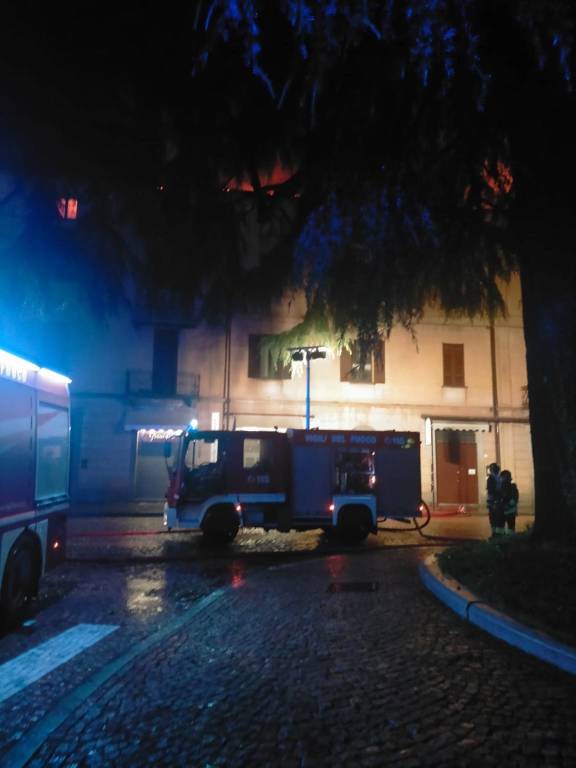 incendio luino 8 settembre 2022