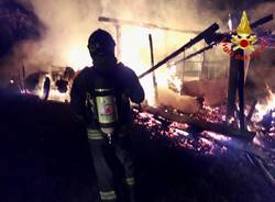 A fuoco una stalla a Leggiuno