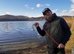 I reperti pescati col magnete nel Lago di Varese