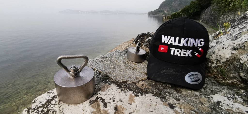 I reperti pescati col magnete nel Lago di Varese