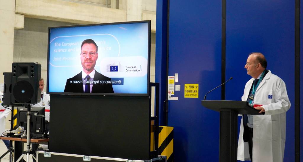 L'inaugurazione del deposito temporaneo dei rifiuti radioattivi al Jrc di Ispra