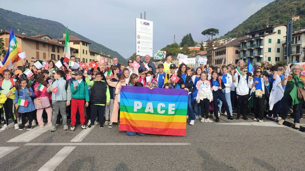 La camminata per la pace e per l'ambiente tra il Malcantone e il Varesotto