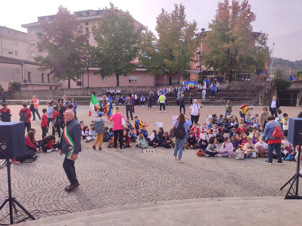 La camminata per la pace e per l'ambiente tra il Malcantone e il Varesotto