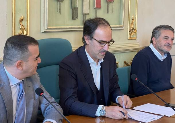 A Laveno Mombello firmato un protocollo per lo sviluppo energetico del territorio