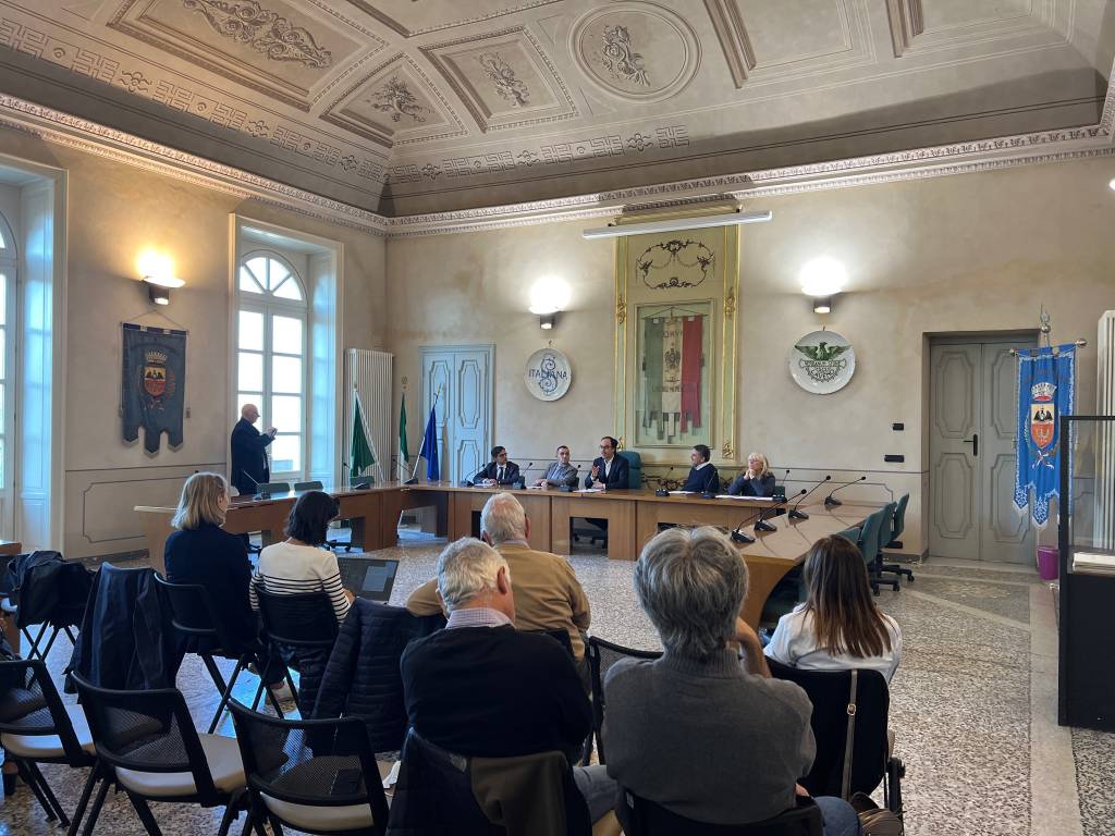 Presentazione progetto Cosmo a Laveno Mombello 