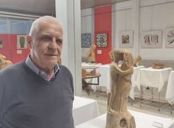 Sculture in ulivo, mosaici e haiku nella nuova mostra "alla Soara" di Angera