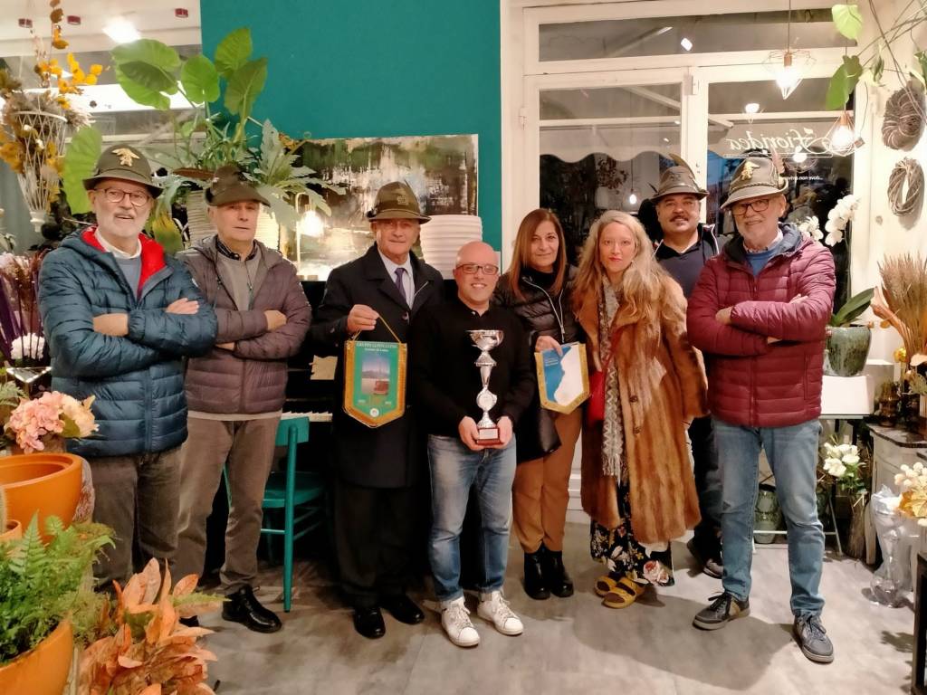 La premiazione delle vetrine luinesi