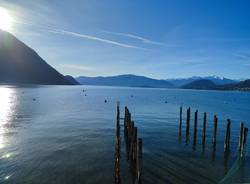 Aria di Natale sulla riva del Lago Maggiore a Caldè