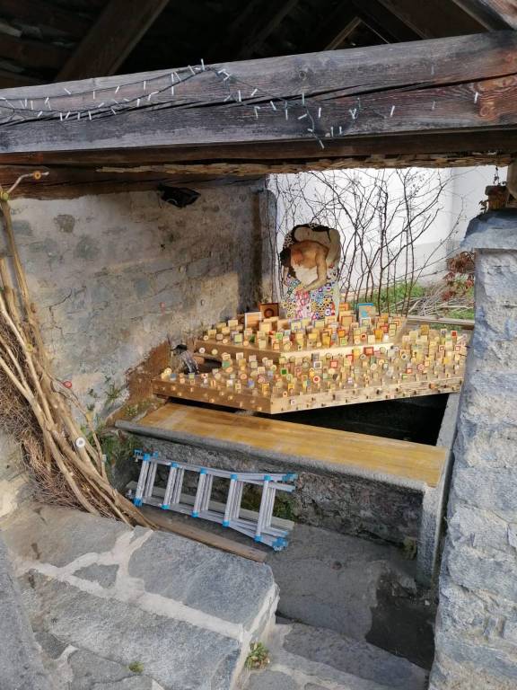 Come nasce il Presepe sull'acqua di Cravegna