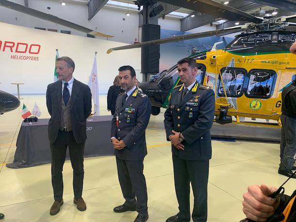 Alla sede Leonardo di Vergiate la consegna del primo Aw 169 Foc alla Guardia di Finanza