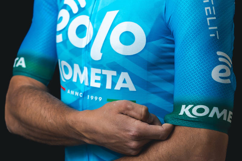 Le maglie 2023 dell\'Eolo Kometa Cycling Team