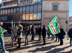 Presidio dei lavoratori della Leggiuno spa in tribunale a Varese