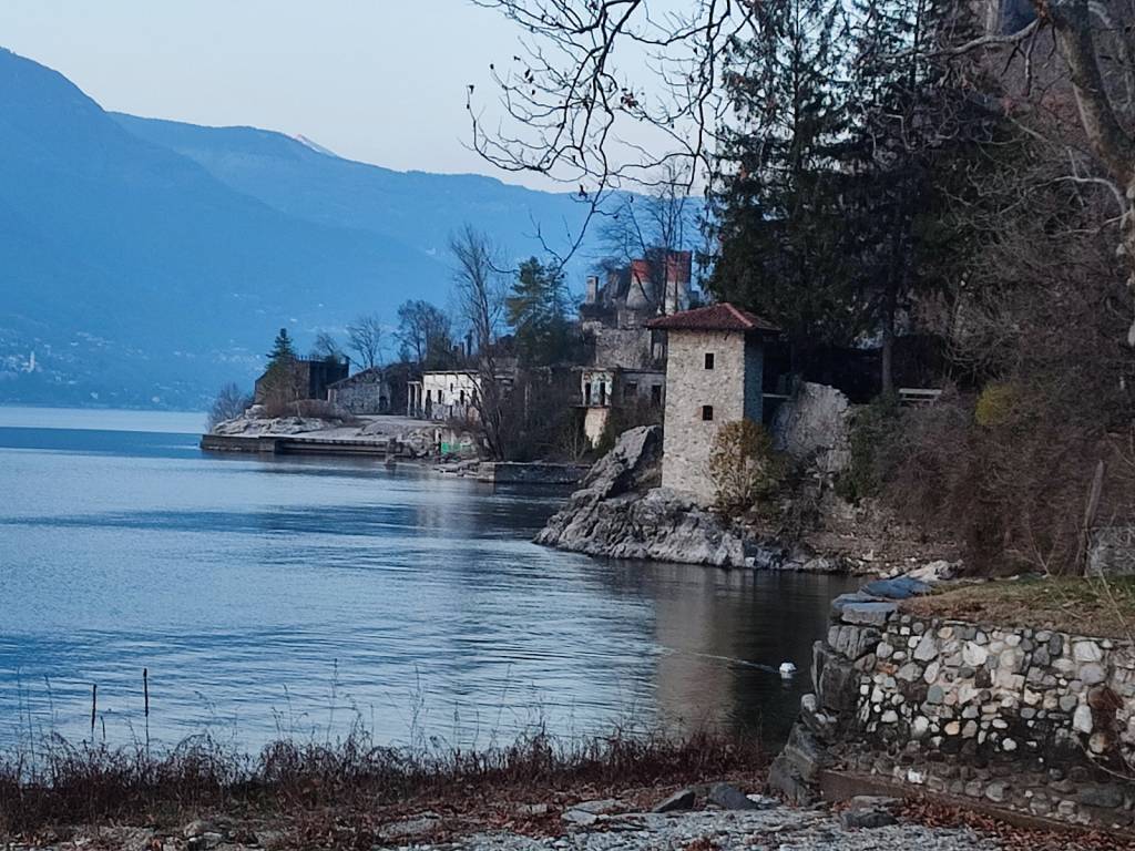 Il tramonto dorato a Caldè