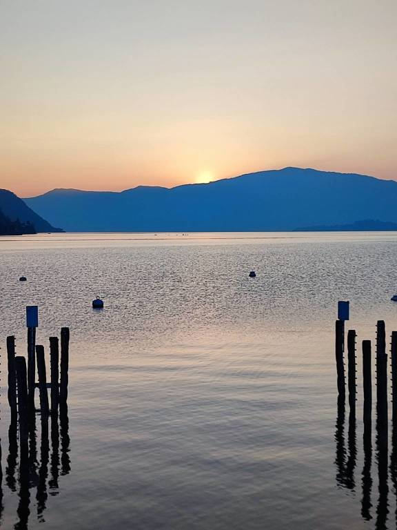 Il tramonto dorato a Caldè