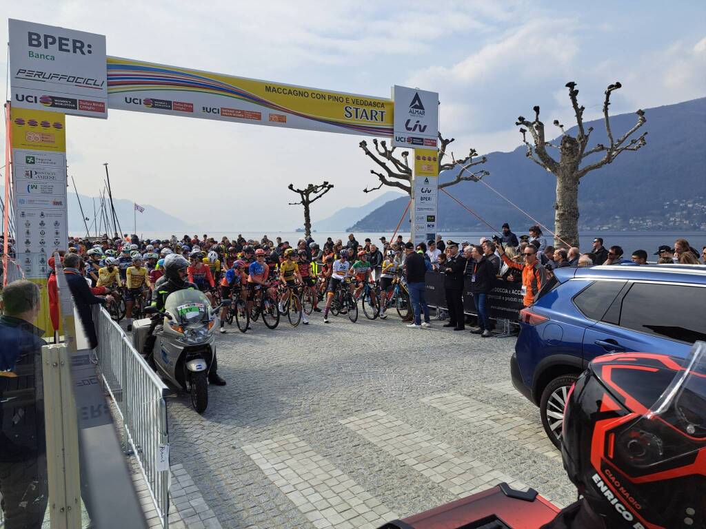 24esima edizione Trofeo Binda: la partenza da Maccagno