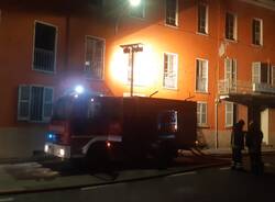 L\'incendio all\'ex fabbrica tessile di Germignaga