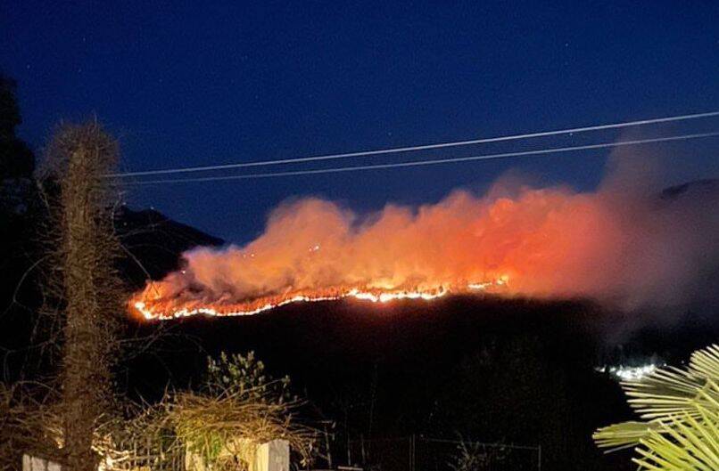 Avanza l\'incendio di Montegrino