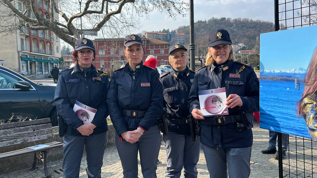 La campagna della Polizia di Stato "Questo non è amore" a Laveno Mombello 