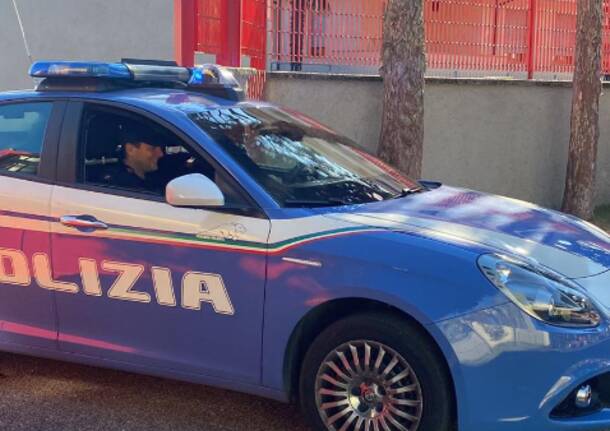 Polizia di Stato alla materna